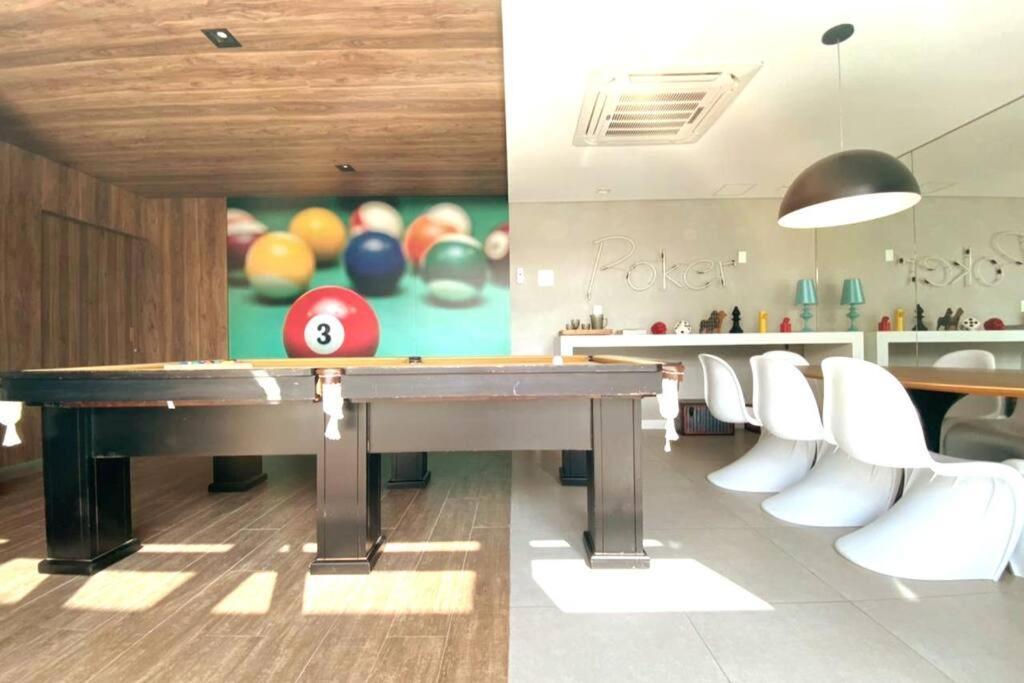 Private Airport View Kitchen Heat Open Pool *